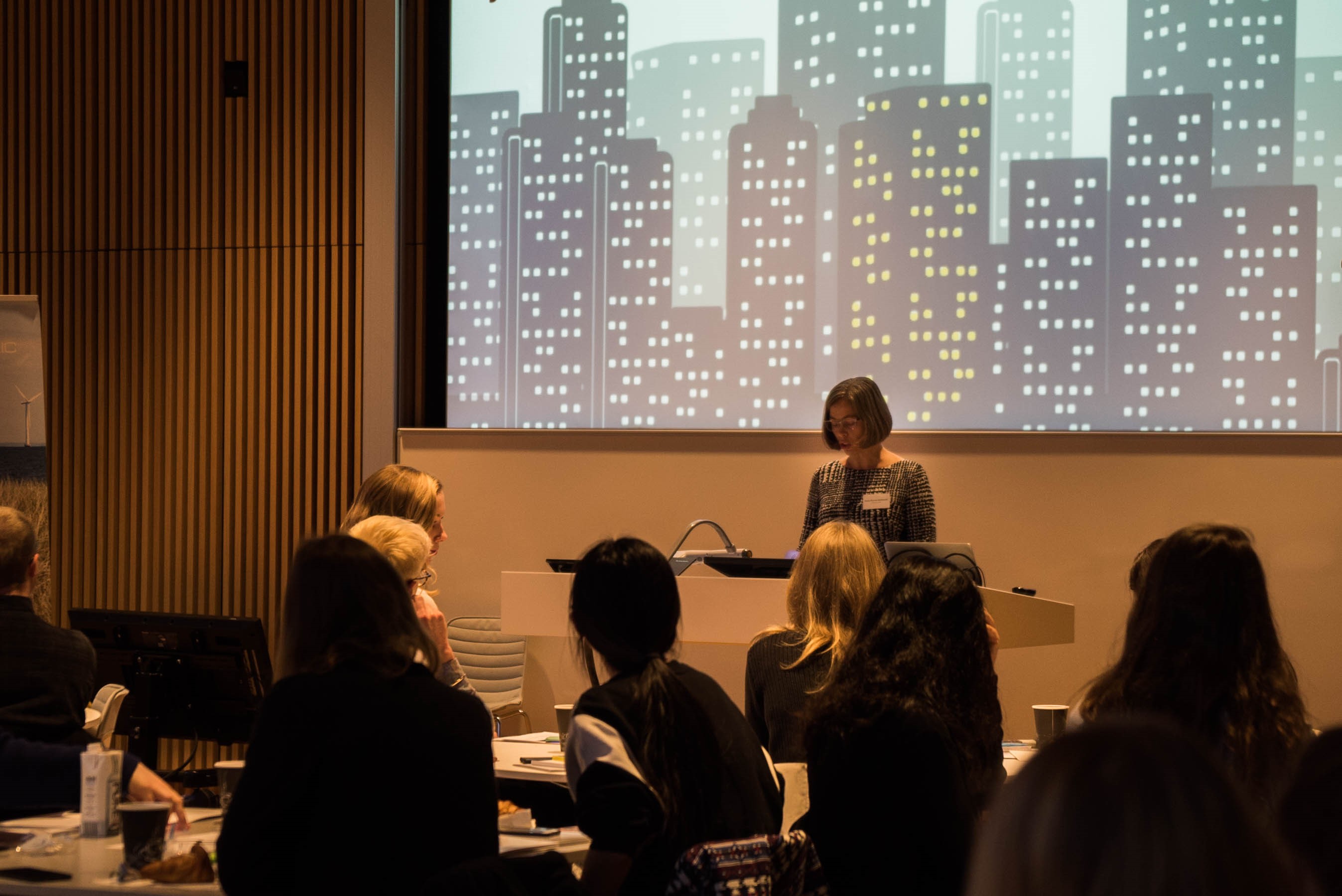 Prorector Bente Merete Stallknecht opened the 2018 Global Health Case Challenge and 15 teams began 24 hours of hard work to find and present the most innovative and cross-disciplinary solution to the case: “How can planning of urban public space contribute to climate change mitigation goals and benefit mental well-being among vulnerable populations?”